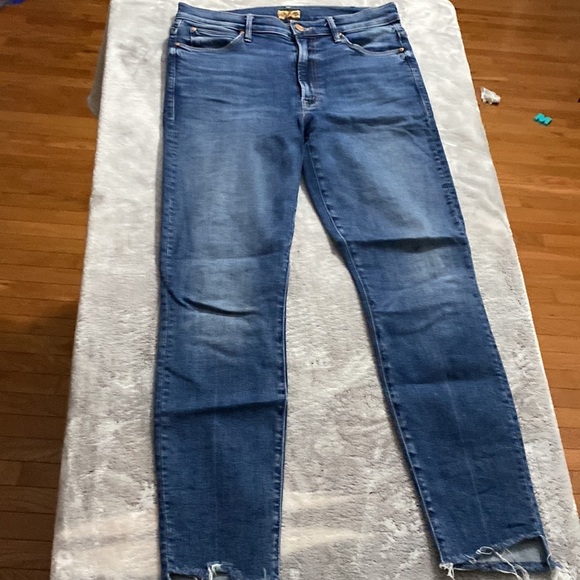 MOTHER THE STUNNER ZIP ANKLE STEP FRAY IN WALKING ON COALS HIGH RISE RAW HEM - Picture 6 of 15